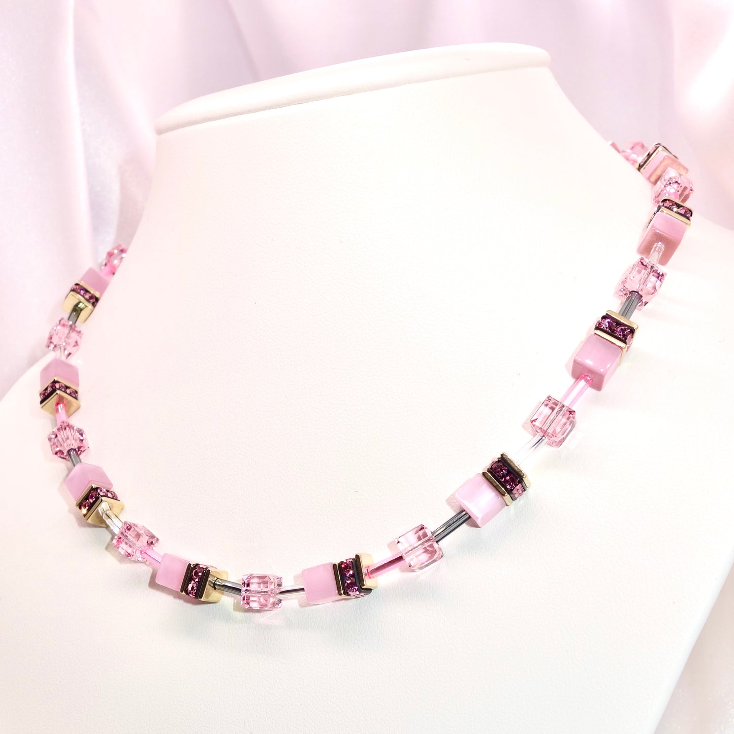 Collar GeoCUBE® Iconic Mono Gold rosa