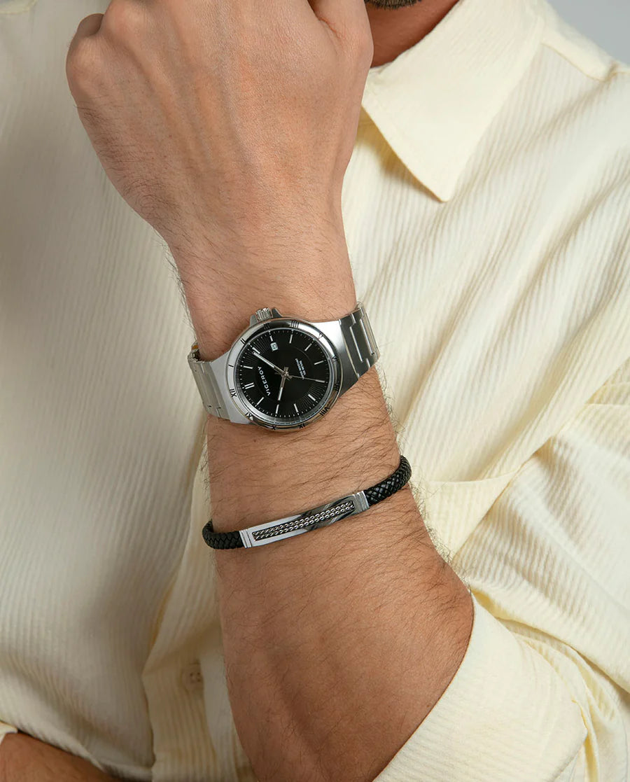 Pulsera de Hombre de Piel Negra con Detalle de Acero